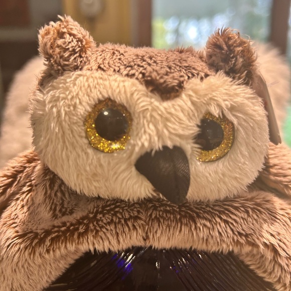 NWT-Adorable Owl Plush Hat with Ear Flaps - Picture 3 of 5